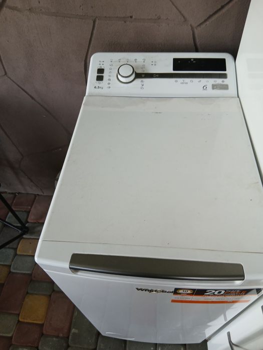 Продам пральну машинку Whirlpool під ремонт або на запчастини.