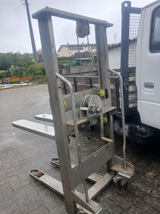 Stacker porta paletes inox
