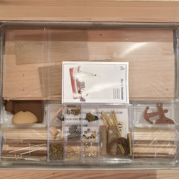 Kit de modelismo naval Mare Nostrum da Artesania Latina.