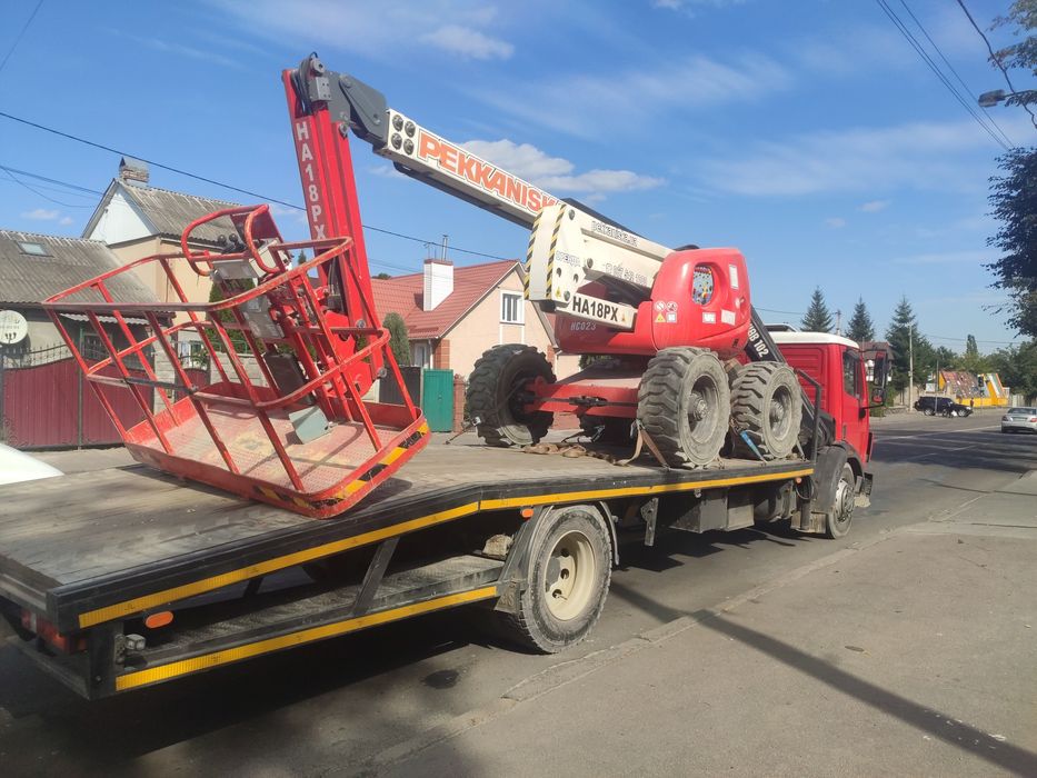 Вантажний евакуатор рівне 10 тон трал лафета грузова перевезти трактор