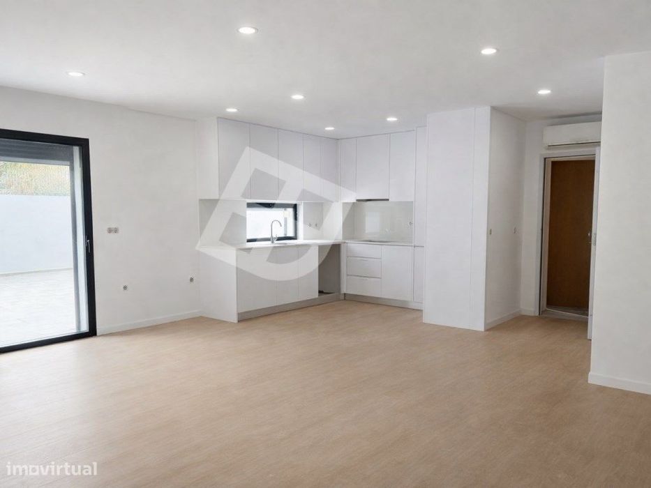 Apartamento T3 c/ Terraço - Pronto Habitar | Esgueira