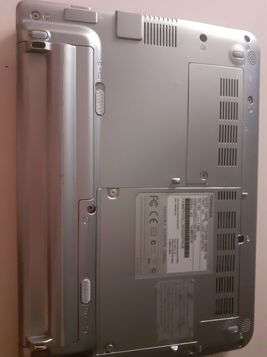 Продается ноутбук на запчасти