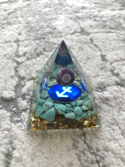 Pack 3 Pirâmides Orgonite Signos | Ametista + Pedras | Energia