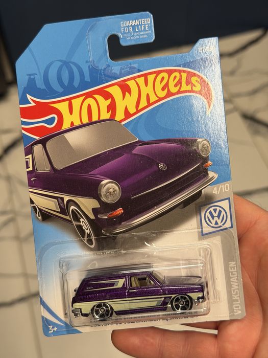 Hot Wheels Custom ’69 VW Squareback Volkswagen aircooled classics golf