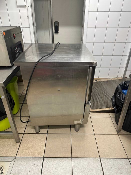 Profesjonalna zamrażarka szokowa Electrolux RBF061 115 l – do naprawy