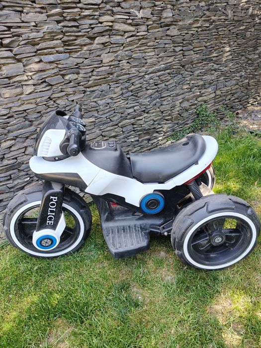 Motor akumulator