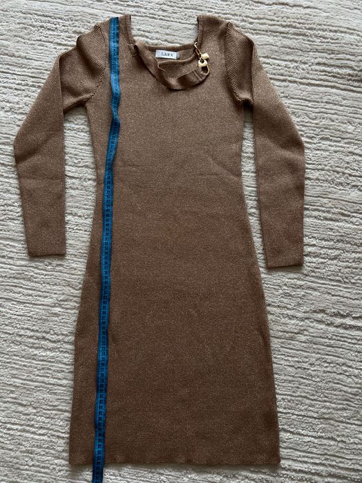 Сукня в ідеальному стані ( одягнена 2 рази)