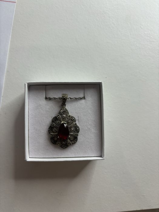 Colar com medalhão grande vintage