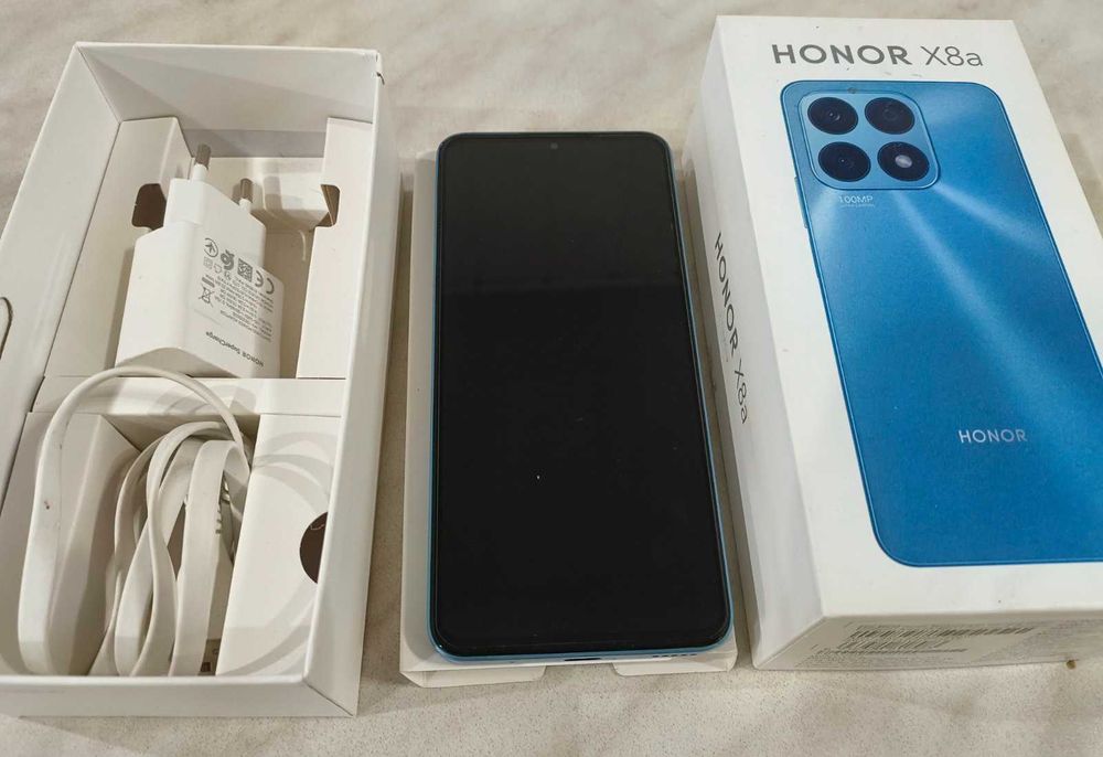Смартфон HONOR X8a стильный и тонкий, диагональ 6.7 дюйма