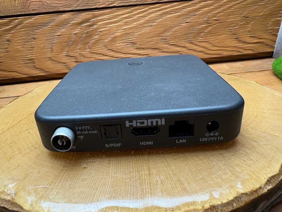 Strong SRT 420 Android TV Box 4K Tuner DVB-T2 HEVC Dolby Hybrydowy Box Chromecast