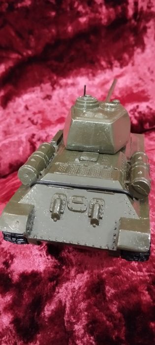 Танк Т 34  металевий 1:43 ссср
