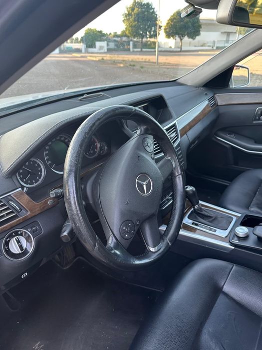 Mercedes Benz E220460689483792404486