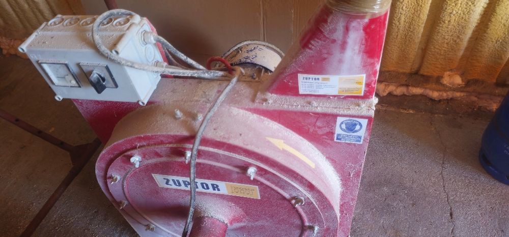 MIESZALNIKI do paszy i śrutowniki  Zuptor