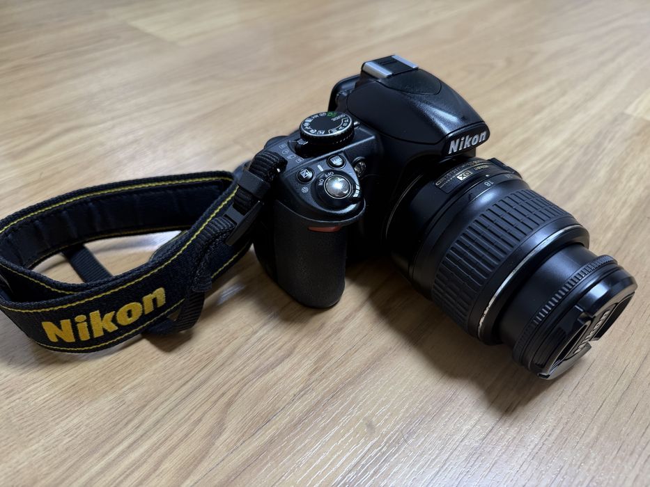 Nikon D3100 + 2 Objetivas (AF-S DX 18-55mm + AF-S DX 55-200mm)