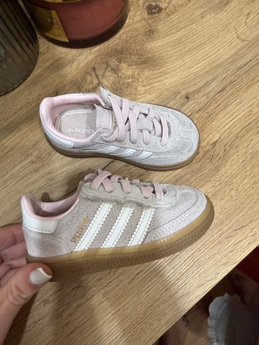 Кросівки адідас spezial 21 розмір