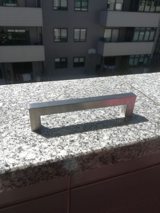 Puxadores de portas e gavetas de cozinha