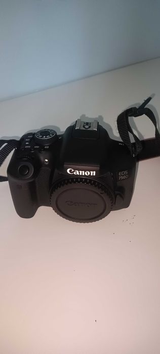 Canon 750D pouco usado corpo mais objetiva