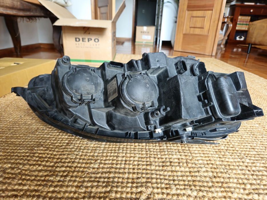 Faróis Mercedes-Benz