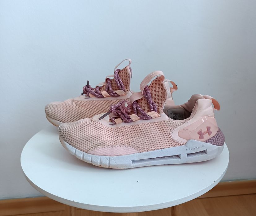 Buty sportowe damskie rozmiar 38 marki  Under Armour