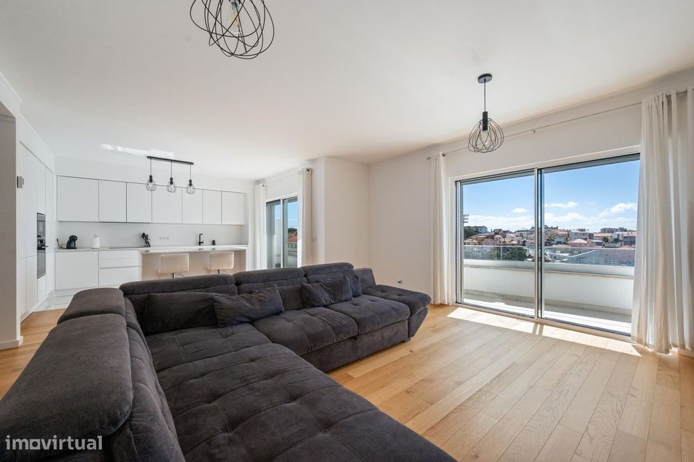 Apartamento T2 com estacionamento, Estoril, Cascais