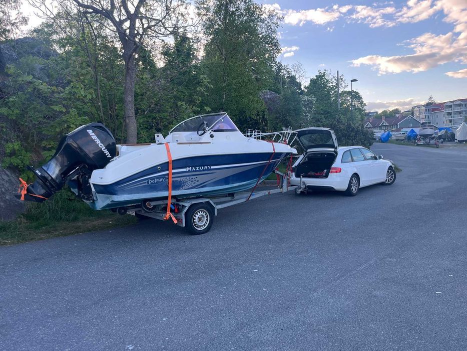 Kabinowa łódź motorowa Mazury 550 WA, silnik mercury 115 KM