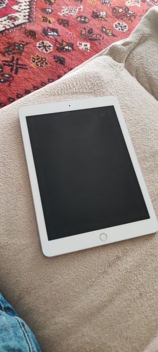 iPad - 6th Generation64752416476929122