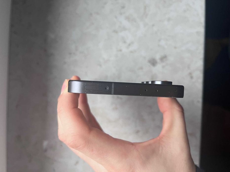 Samsung S24FE używany bateria 100%