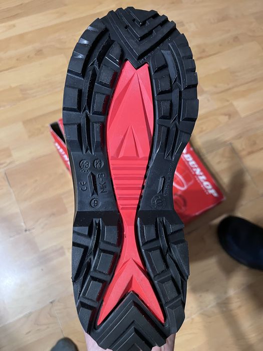 Чоботи гумові Dunlop утеплені до -20, металевий носок.