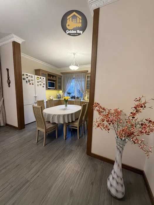 Продам Заміський Будинок 222м2 , 10 соток земельна ділянка , ГАЗ , СОНЯЧНІ ПАНЕЛІ , ІНВЕРТОР , у КМ Park House / Парк Хаус, Бориспільський район