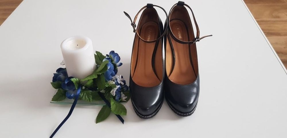 Buty na koturnie gino rossi r.38