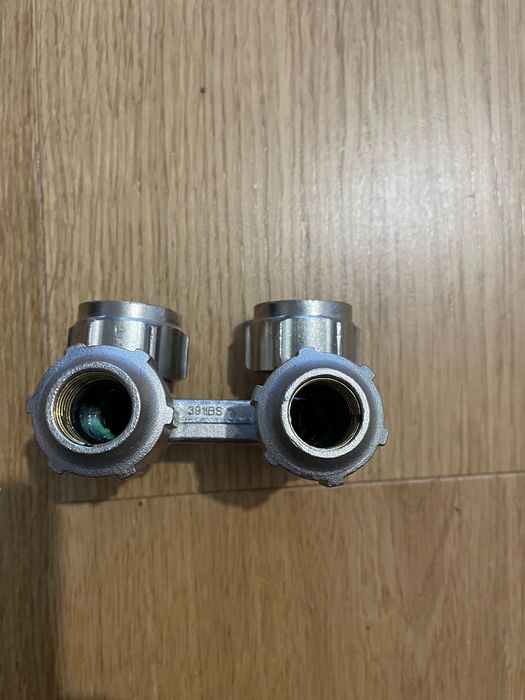 Przyłącze zawór kątowy podłączenie grzejnika 50mm na rurki z miedzi
