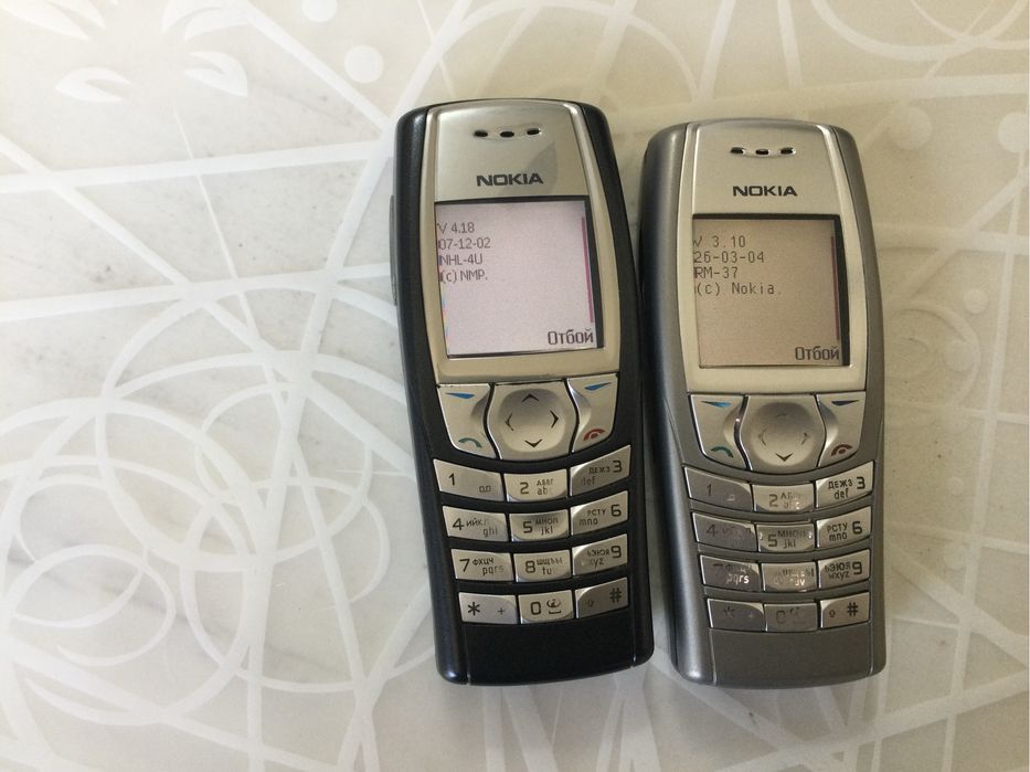 Nokia 6610i и Nokia 6610.