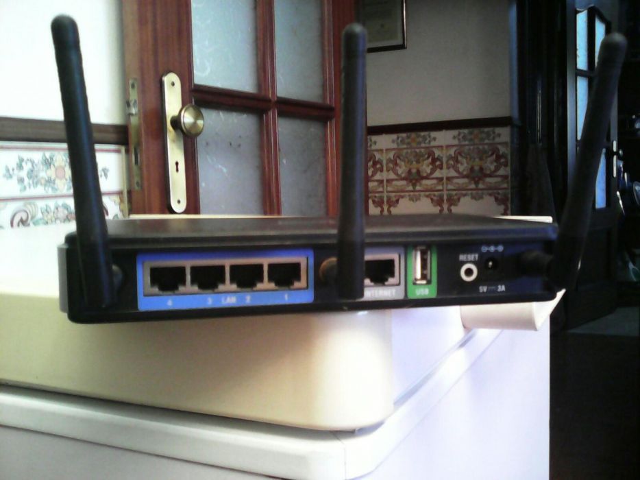 Router D. Link Dir 635