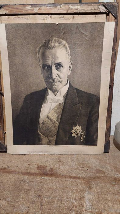 Ramka i dwie stare fotografie