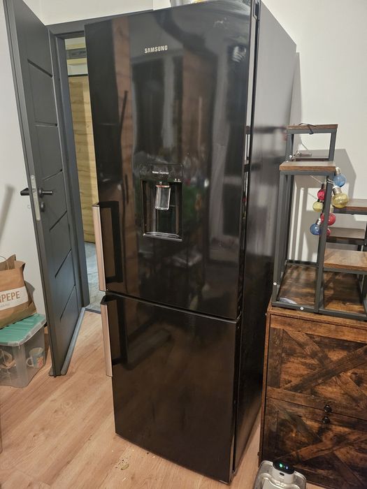 Lodówka samsung 60 cm z dyspenserem na wodę