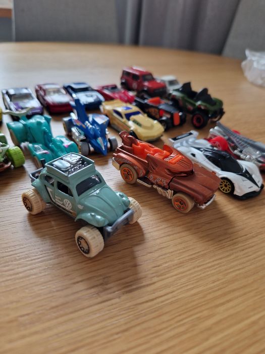 resoraki hot wheels