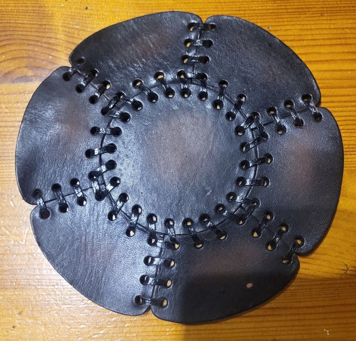 Skórzane podstawki pod szklanki itp.