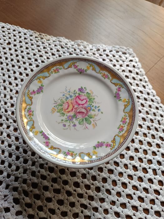Prato de bolo com pé. LIMOGES