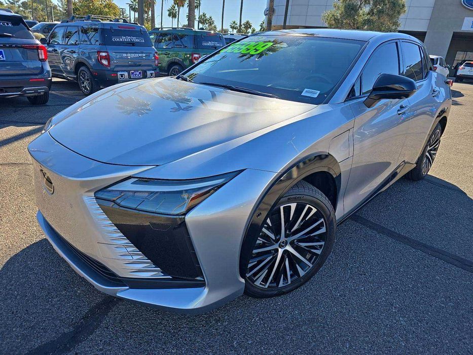 Lexus RZ 450e Luxury 2023 — перший електричний Lexus нового покоління