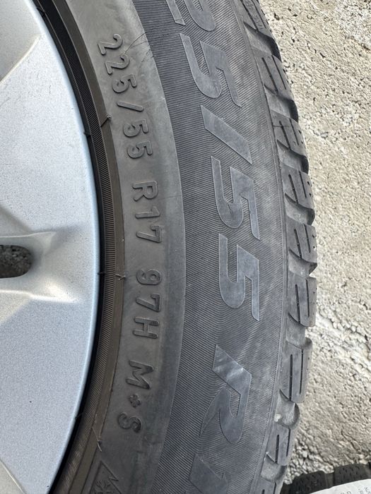 4 оригінальні диски BMW зимові шини 225/55R17 Pirelli