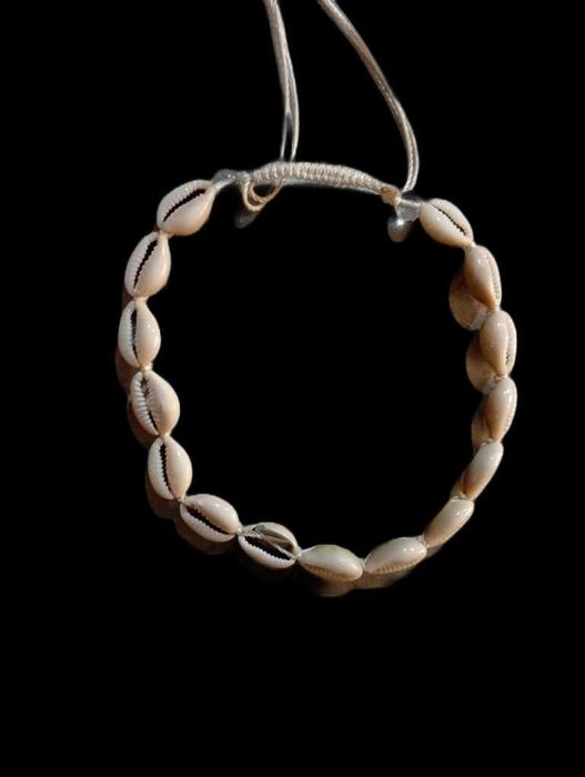 Pulseira de conchas de búzio originais