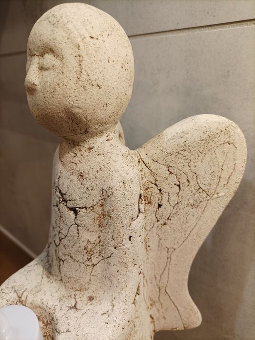 Piaskowy duży anioł