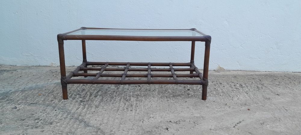 Estante e mesa de centro em Bambu