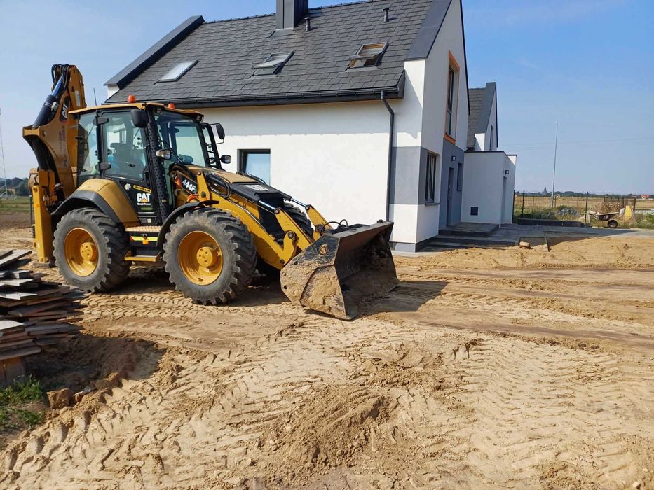 Koparko-ładowarka Roboty Ziemne Wykopy Niwelacja