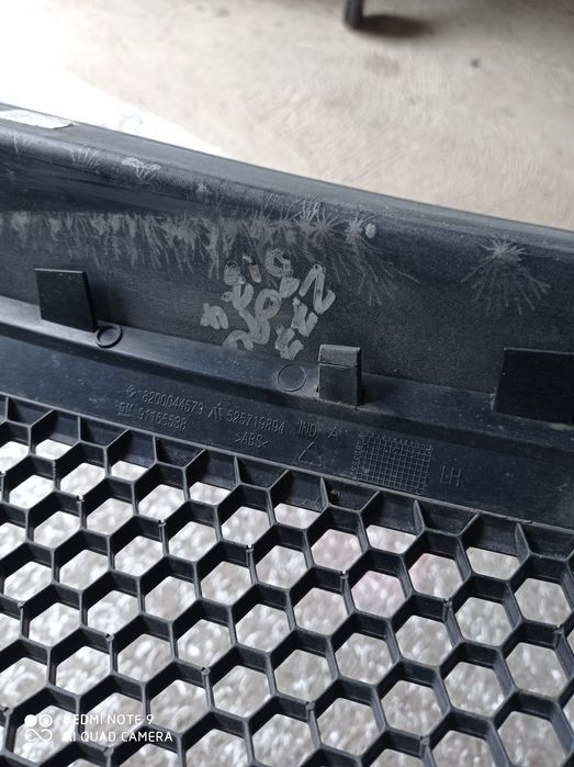 grill opel vivaro 2003 rok