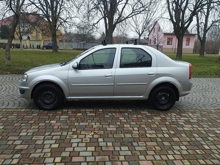 Рено логан 2011р