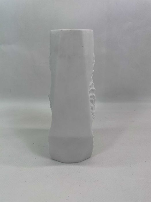 Biały wazon z porcelany Biskwitowanej Kaiser
