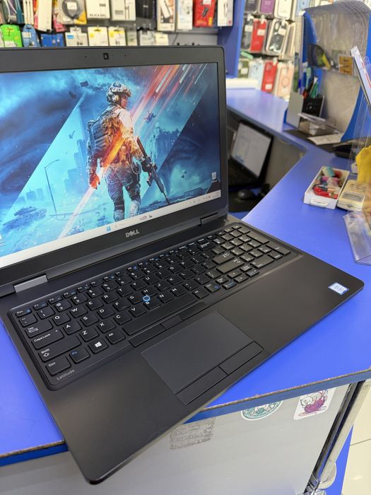 Dell latitude 5580/ i7-7820HQ/ 8GB/ 256GB SSD/ 940MX 2GB