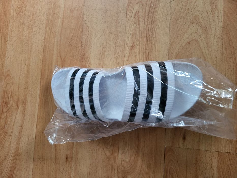 Sprzedam klapki adidas