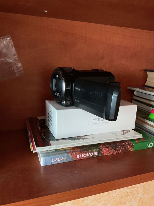 Продам видеокамеру Panasonic HC-V760